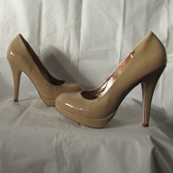 Madden Girl Nude Patent Heels - Picture 4 of 8